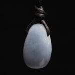 Angeliet hanger doorboord