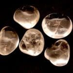 Bergkristal trommelsteen in groot formaat van ca 3-4 cm