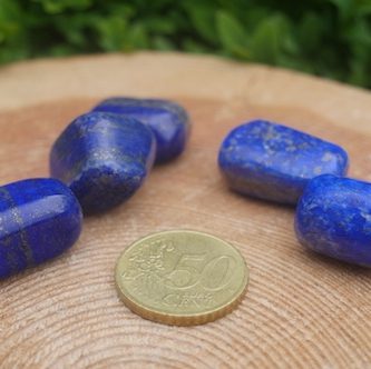 Fraaie koningsblauwe lapis lazuli trommelsteen uit Afghanistan - detail 3