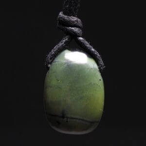 Jade nefriet hanger doorboord