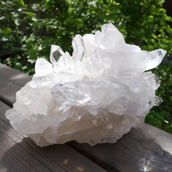 Uniek bergkristal cluster groot van 22cm met heldere kristallen
