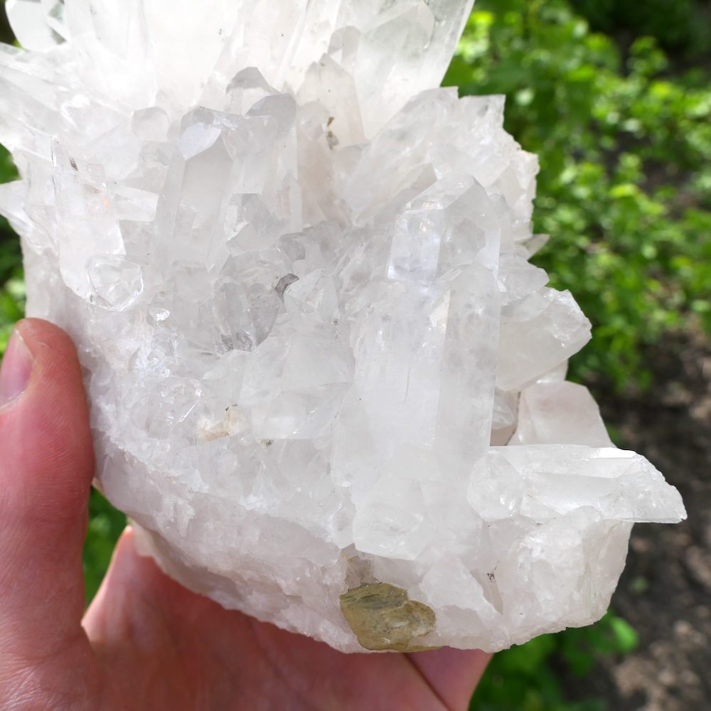 Fraai gevormd bergkristal cluster groot 'nr2' uit Brazilië met rondom kristallen - detail 4