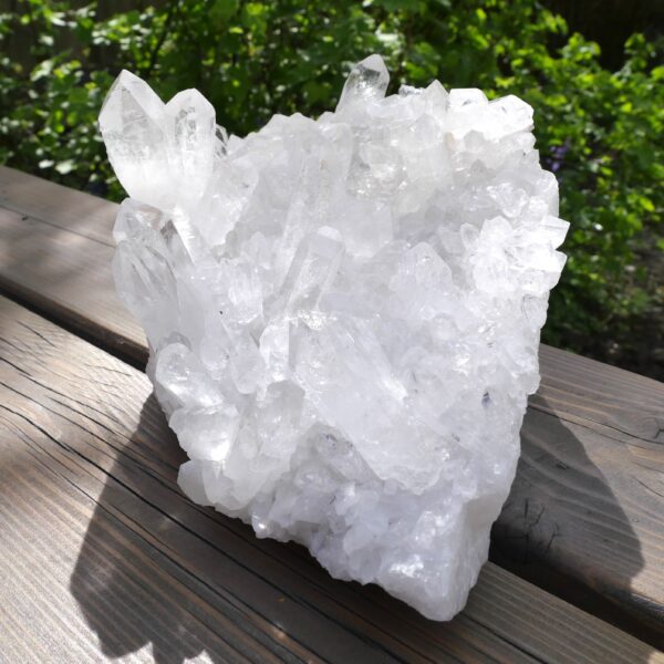 Fraai cluster ruwe bergkristal groot van 21cm lang en heldere kristallen