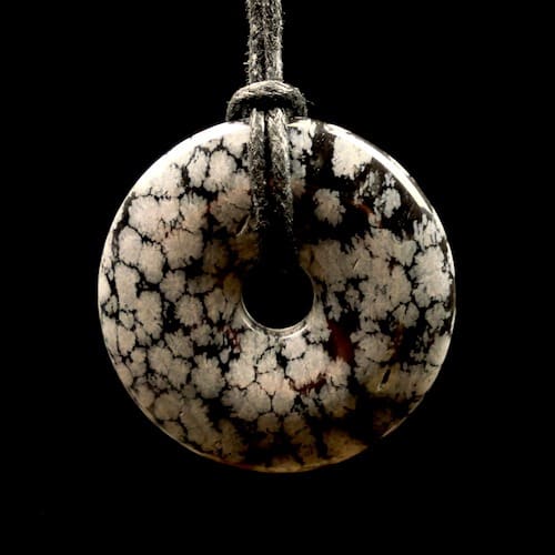 Sneeuwvlok obsidiaan donut hanger met veter
