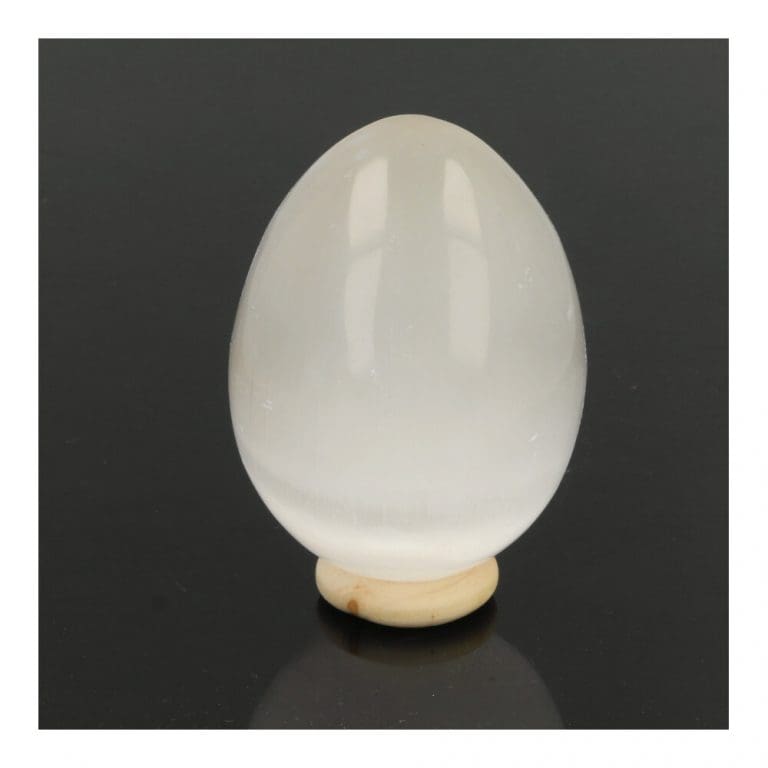 Seleniet ei met hoogte van 6,5cm en ringetje