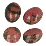 A-kwaliteit rhodoniet knuffelsteen van 5-6cm uit Madagaskar