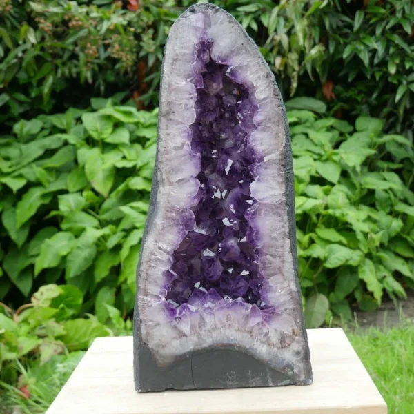 Prachtige heldere amethist geode van maar liefst 15,7kg en 43cm hoog