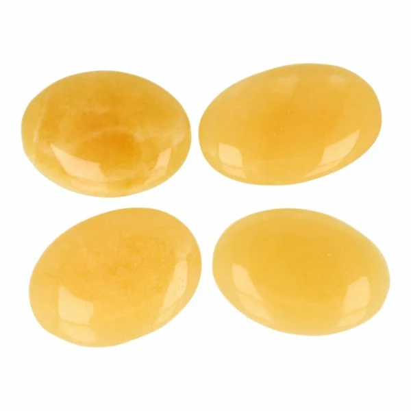 Oranje calciet knuffelsteen van 7cm lang