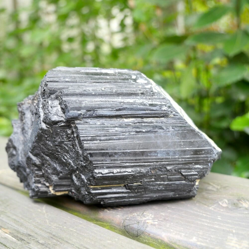 Zwarte toermalijn ruw 15cm