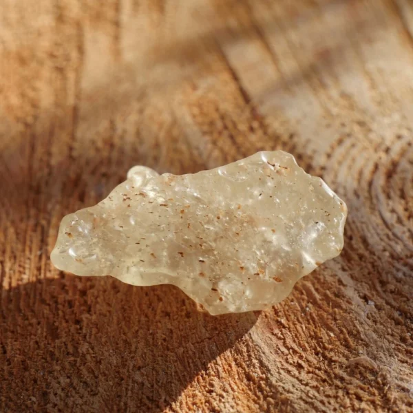 Fraai grillig stukje Libisch woestijnglas nr2