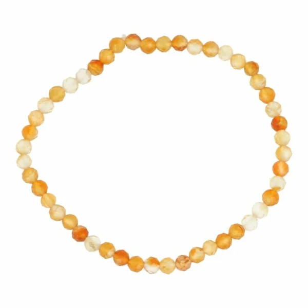 Mooie licht oranje carneool armband met facetgeslepen kralen van 4mm op rekbaar koord