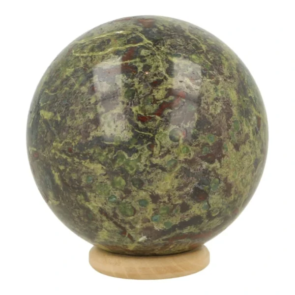 Drakenbloedsteen bol met diameter van 58mm op houten ring