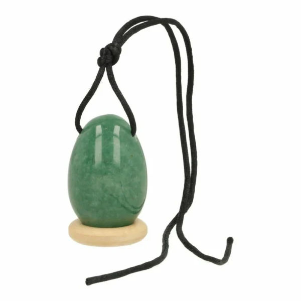 Groene aventurijn yoni ei van 30x20mm op houten ring en met gaatje