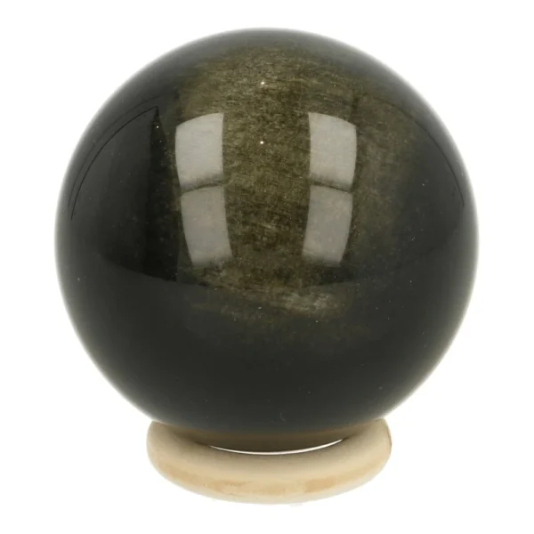Fijne goudglans obsidiaan bol met diameter van 56mm op houten ring en met mooie gouden glans