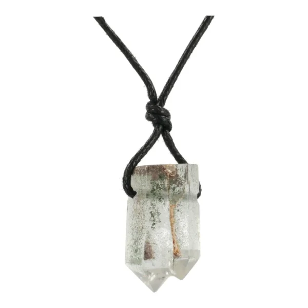 Fraaie lodoliet hanger doorboord (nr.3) aan zwart waxkoord