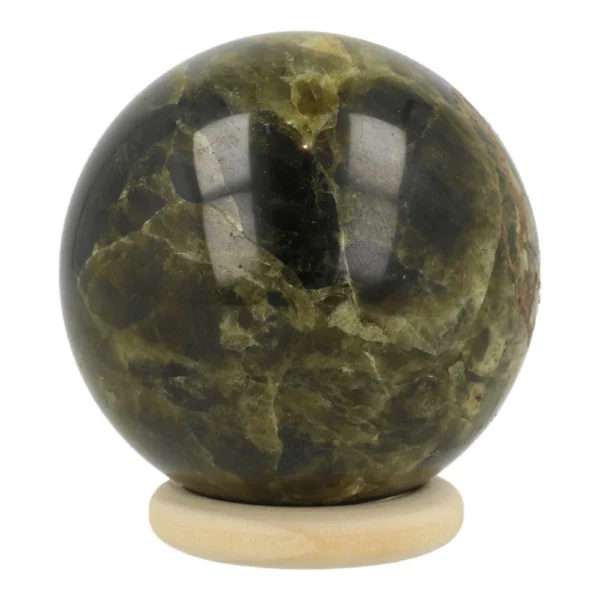 Bijzondere donkergroene tsavoriet bol of ook wel grossulaar, groene granaat met een diameter van 50mm