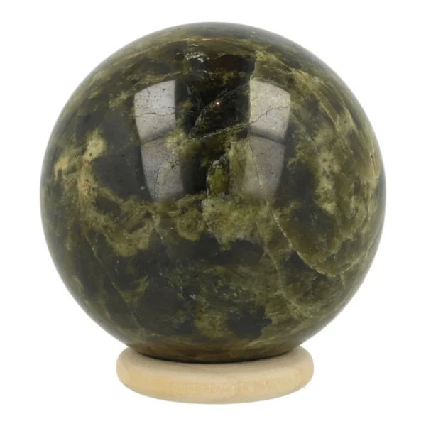 Fraaie tsavoriet bol met diamater van 57mm op houten ring