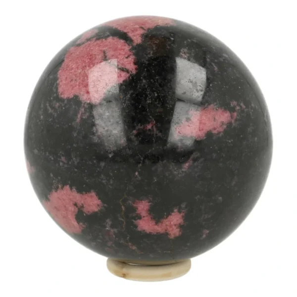 Mooi grote en heldere rhodoniet bol met diameter van 95mm op houten ring