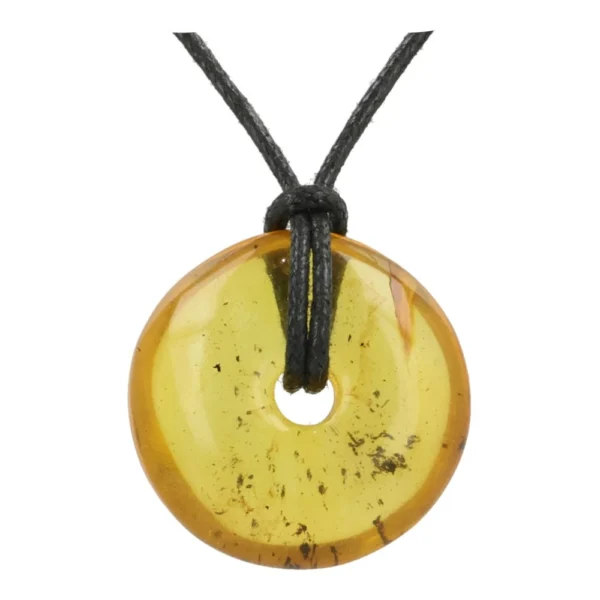 Fijne barnsteen donut met diameter van 33mm aan zwarts waxkoord (nr.2)