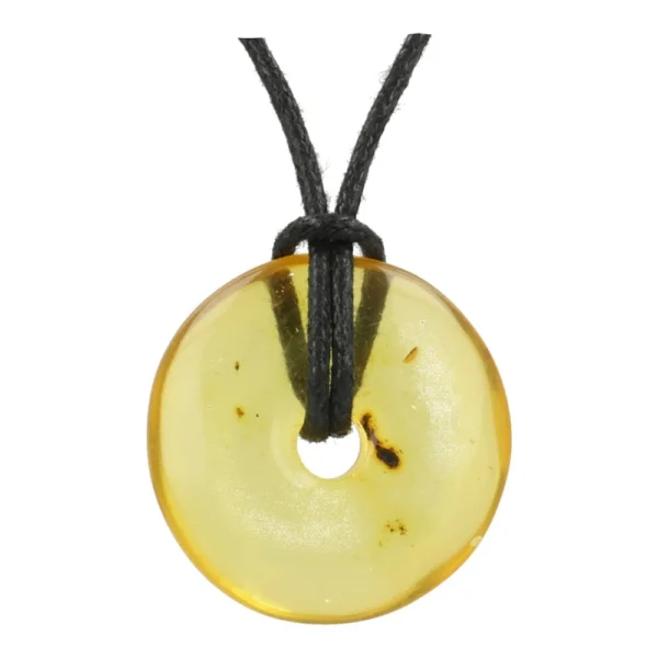 Fijne barnsteen donut met diameter van 32mm aan zwarts waxkoord (nr.4)