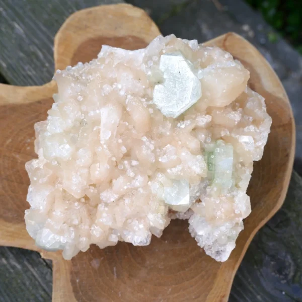 Fraai cluster groene apofyliet met stilbiet en heldere apofyliet (nr.12) uit India