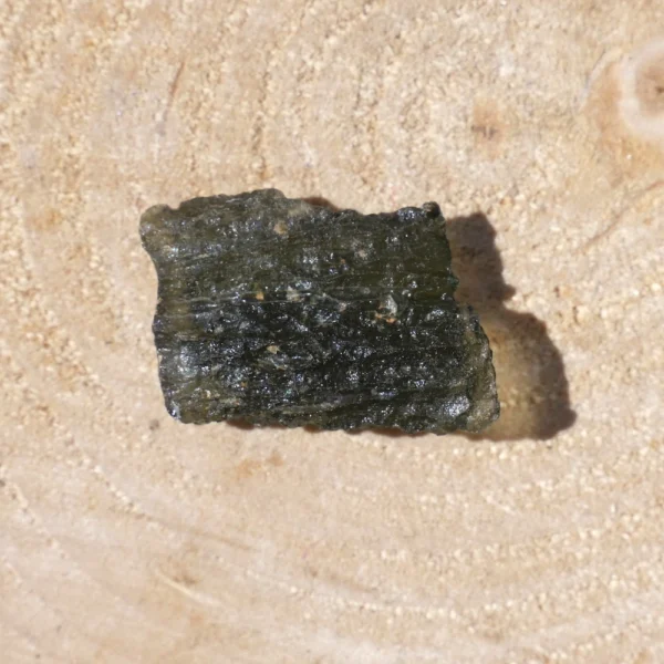 Leuk stukje moldaviet ruw (nr.24) van 17mm lang en 1,5gram
