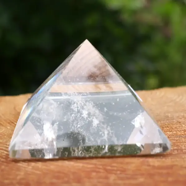 Zeer heldere bergkristal piramide van 47mm (nr.2) uit Brazilië