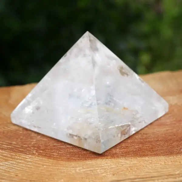 Fijne bergkristal piramide van 52mm breed uit Brazilië
