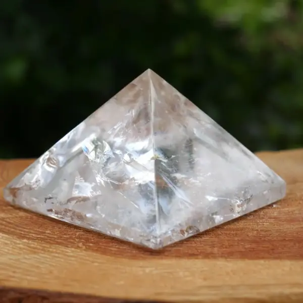Fraaie heldere bergkristal piramide van 57mm breed