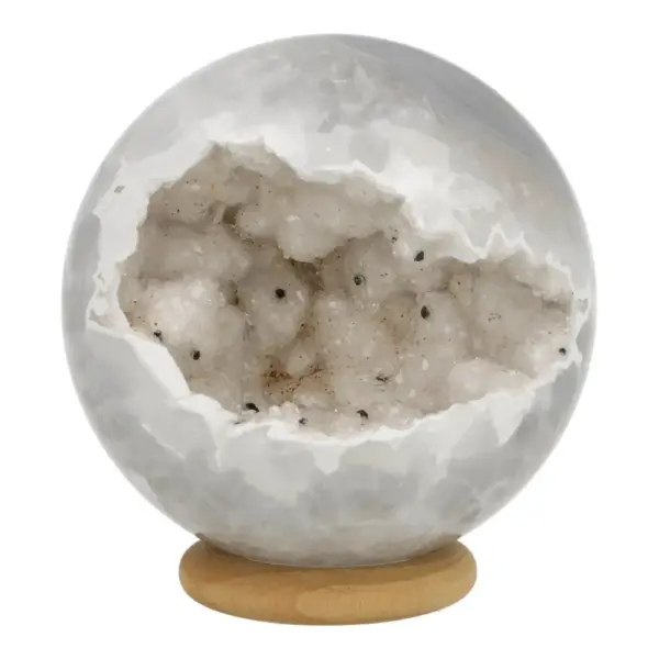 Bijzondere agaat geode bol met diameter van 59mm op houten ring