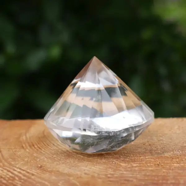 Fraaie heldere bergkristal diamant van 43mm diameter