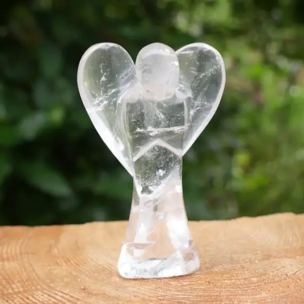 Heldere bergkristal engel van 7,5cm hoog uit Brazilië