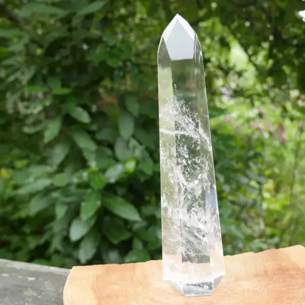 Fraaie helderen bergkristal punt of toren van 19,5cm hoog uit Brazilië