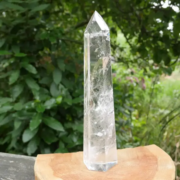 Fraaie slanke bergkristal toren van 21,5cm hoog uit Brazilië