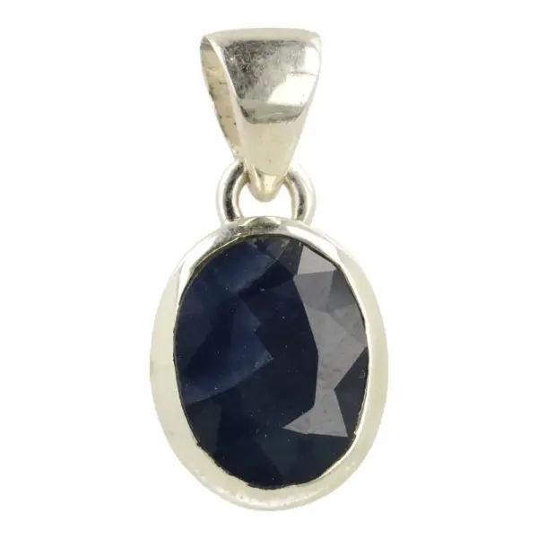 fraaie blauwe saffier hanger in zilver met facetgeslepen saffier (nr.1)