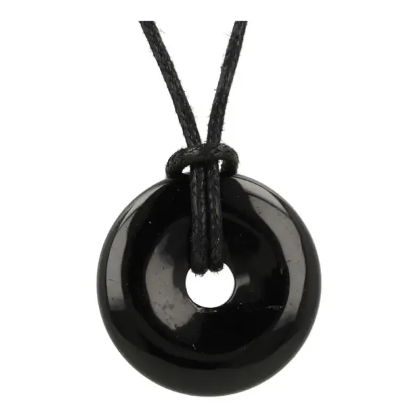 Fraaie glanzende zwarte toermalijn donut hanger met diameter van 3cm aan zwart waxkoord