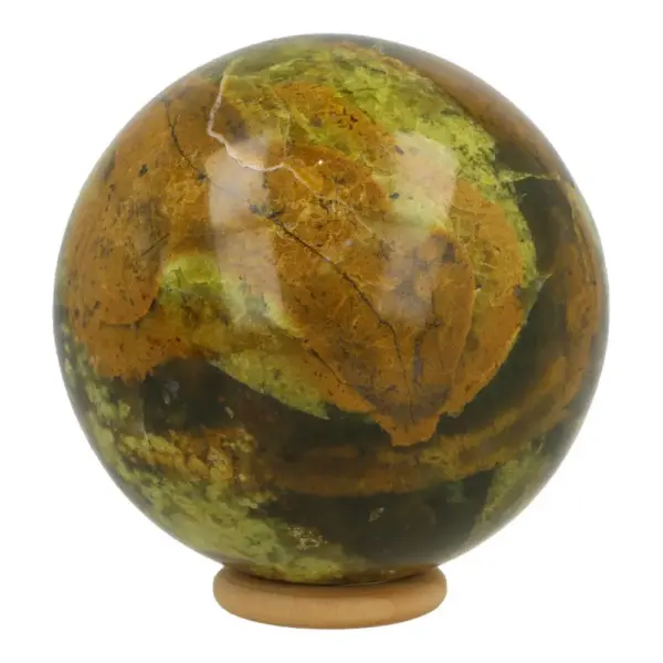 Fraaie groene opaal bol met diameter van 78 mm op houten ring