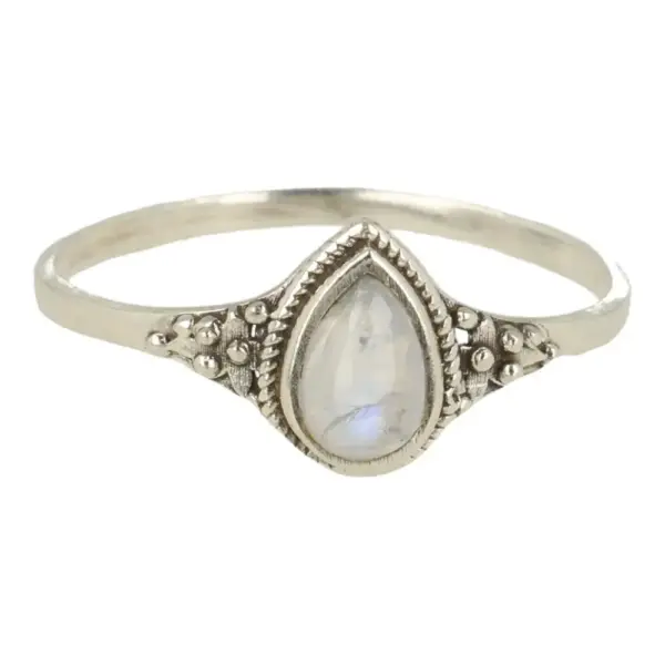 Fraaie slanke maansteen ring in zilver met druppelvormige maansteen en leuk ontwerp, van 100% 925 sterling zilver gemaakt