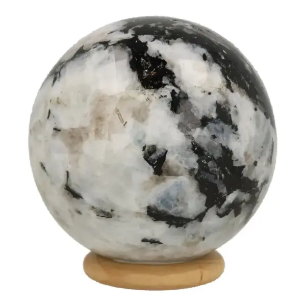 Fraaie witte maansteen bol van 58mm op houten ring