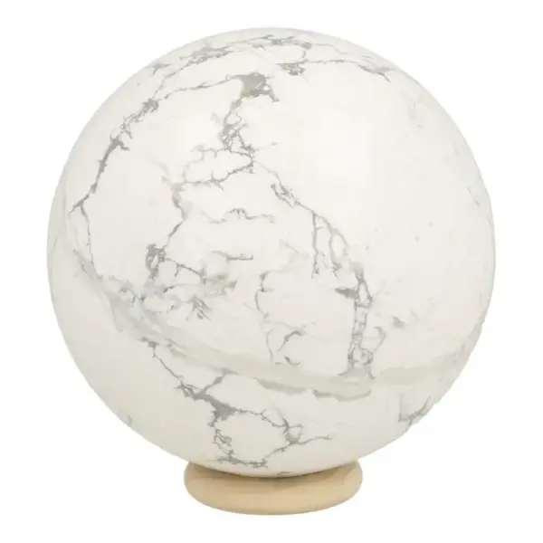 Fraaie witte howliet bol met diameter van 72mm op houten ring